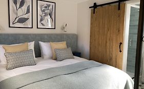 Finwood Green Farm Holiday Cottages-The Calf Shed And The Milk Parlour